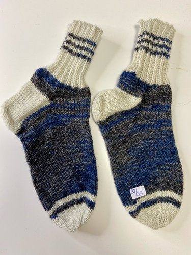 Handgestrickte Socken für Kinder, Gr. 32/33