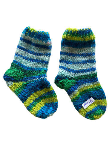 Handgestrickte Socken für Babys, Gr. 18/19