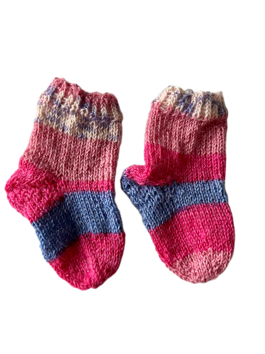 Handgestrickte Socken für Babys, Gr. 17/18