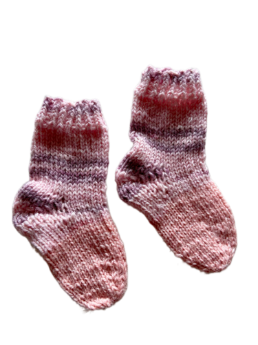 Handgestrickte Socken mit MERINO, SEIDE und LEINEN für Neugeborene