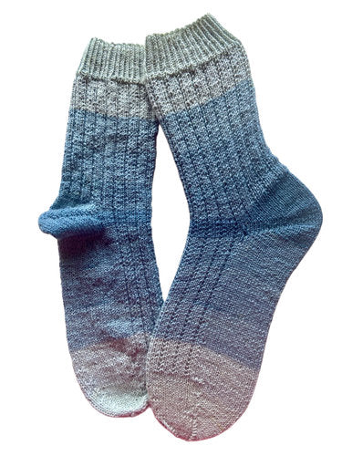 Handgestrickte Socken, Gr. 44/45