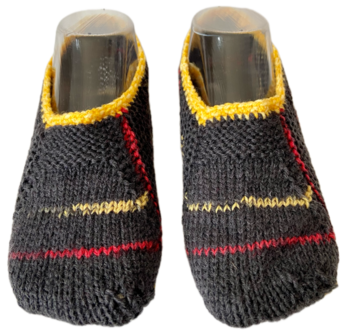 Hausschuhe, Puschen, Sofaschuhe, Bettschuhe, Handarbeit, Gr. 36/37