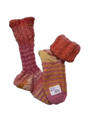 Handgestrickte Socken für Kinder, Gr. 23/24