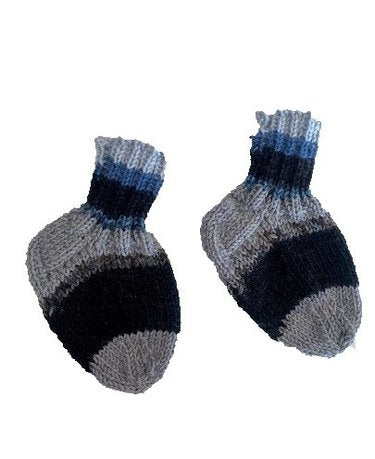 Handgestrickte Socken für Neugeborene