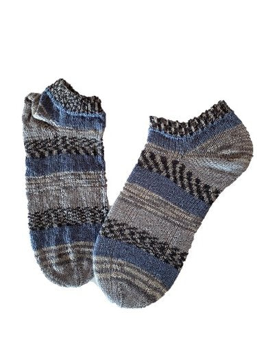 Handgestrickte Sneaker Socken, Gr. 48/49